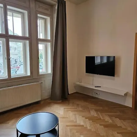 Spacious Elegance - A Central Gem Prague Exterior photo