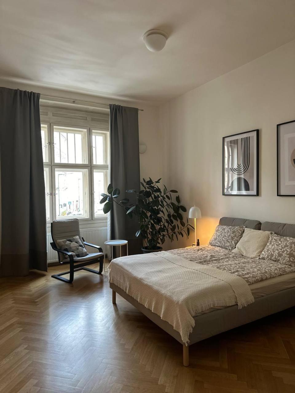Spacious Elegance - A Gem Апартаменты Прага